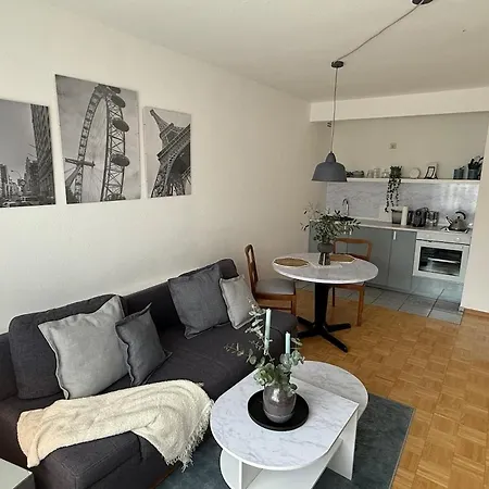 1-room Near Trade Fair Essen-bredeney *
